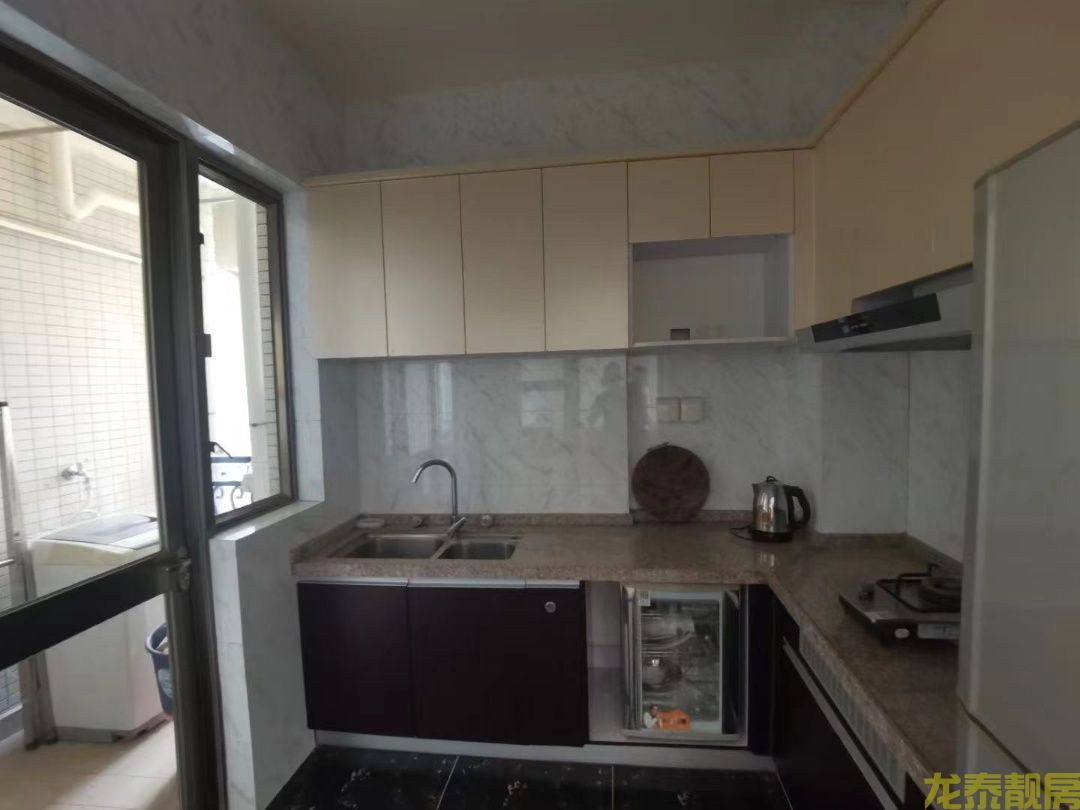 碧桂园洋房电梯中层