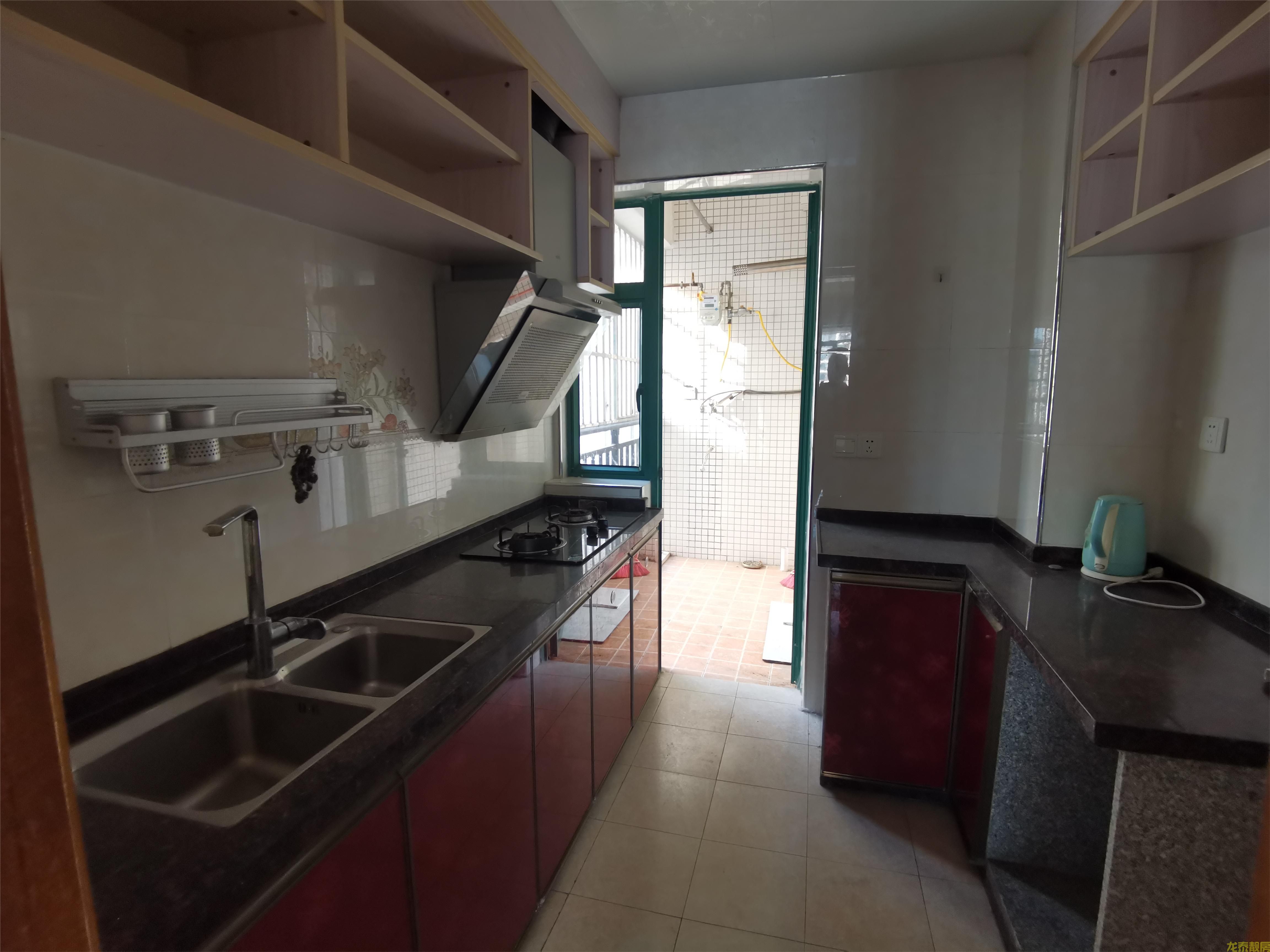 龙泉居电梯靓楼层精装3房