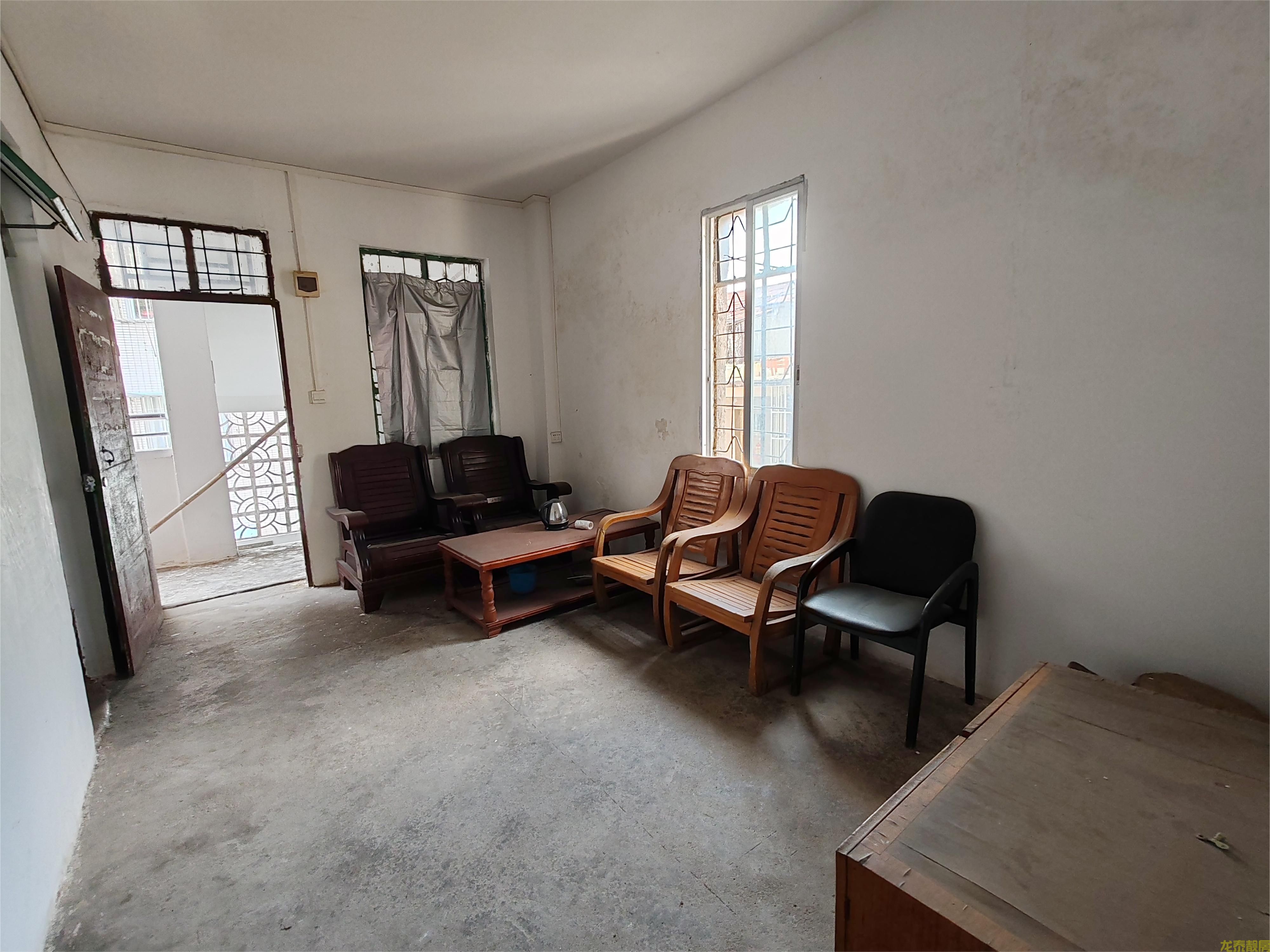 老城区好又多附近步梯6楼