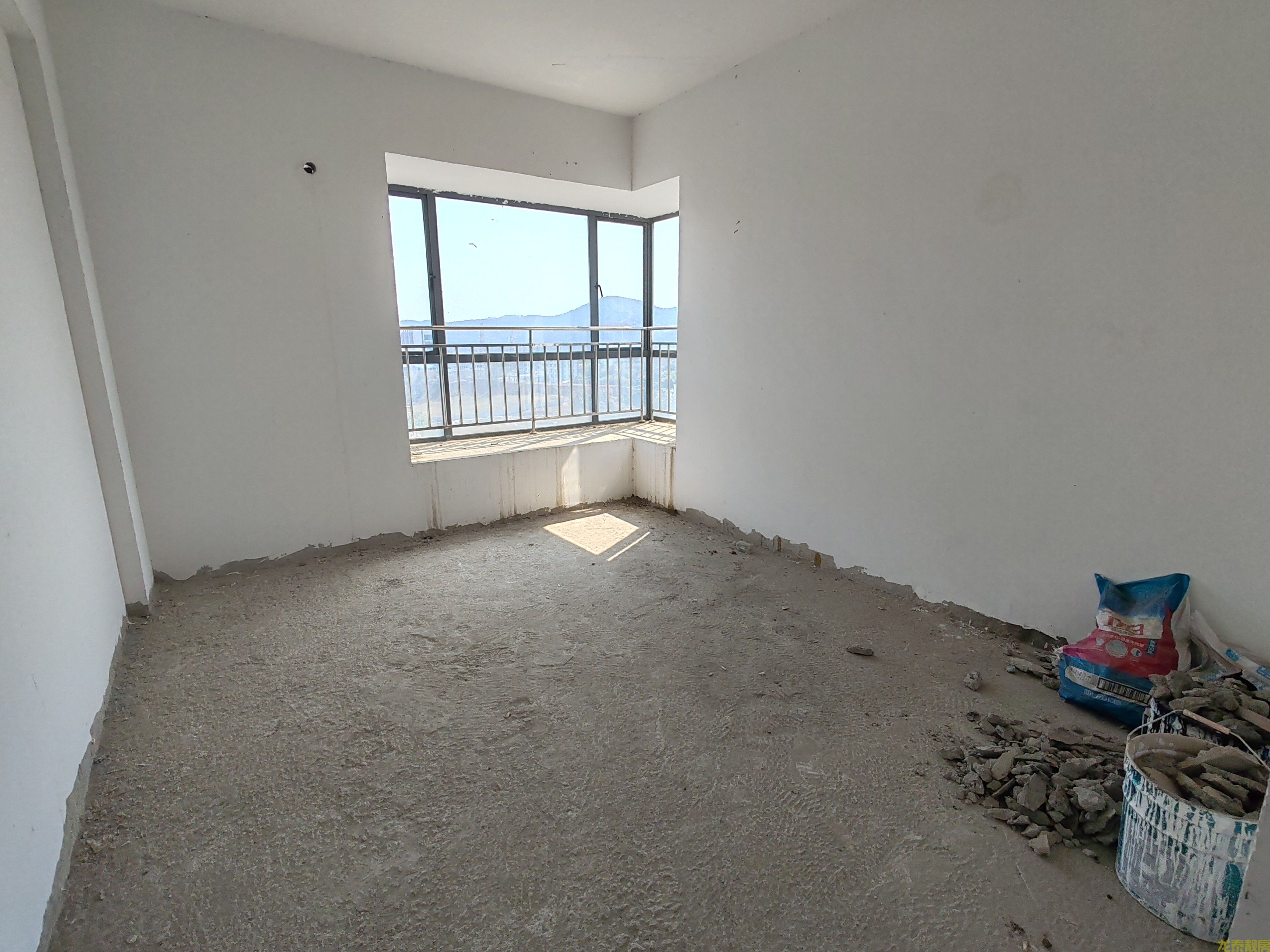 香槟壹号电梯复式小高层