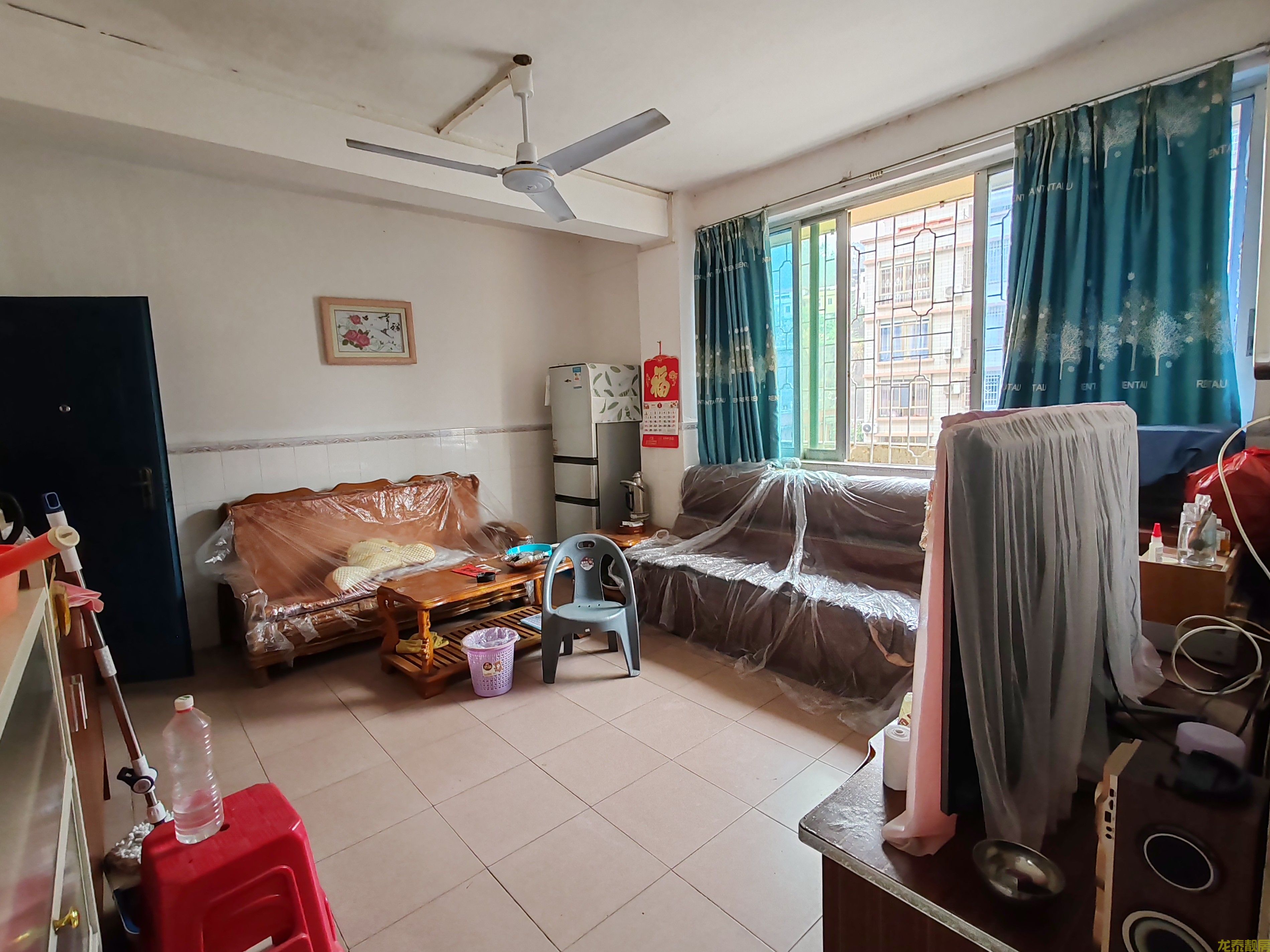 三元教师村步梯三楼