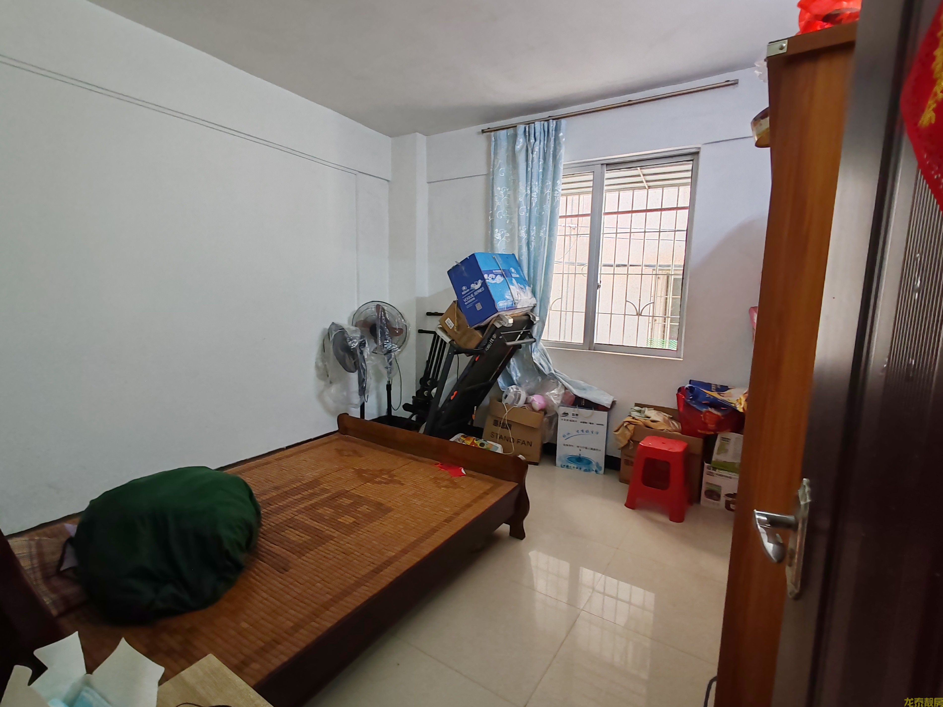 青果场龙山路步梯2楼