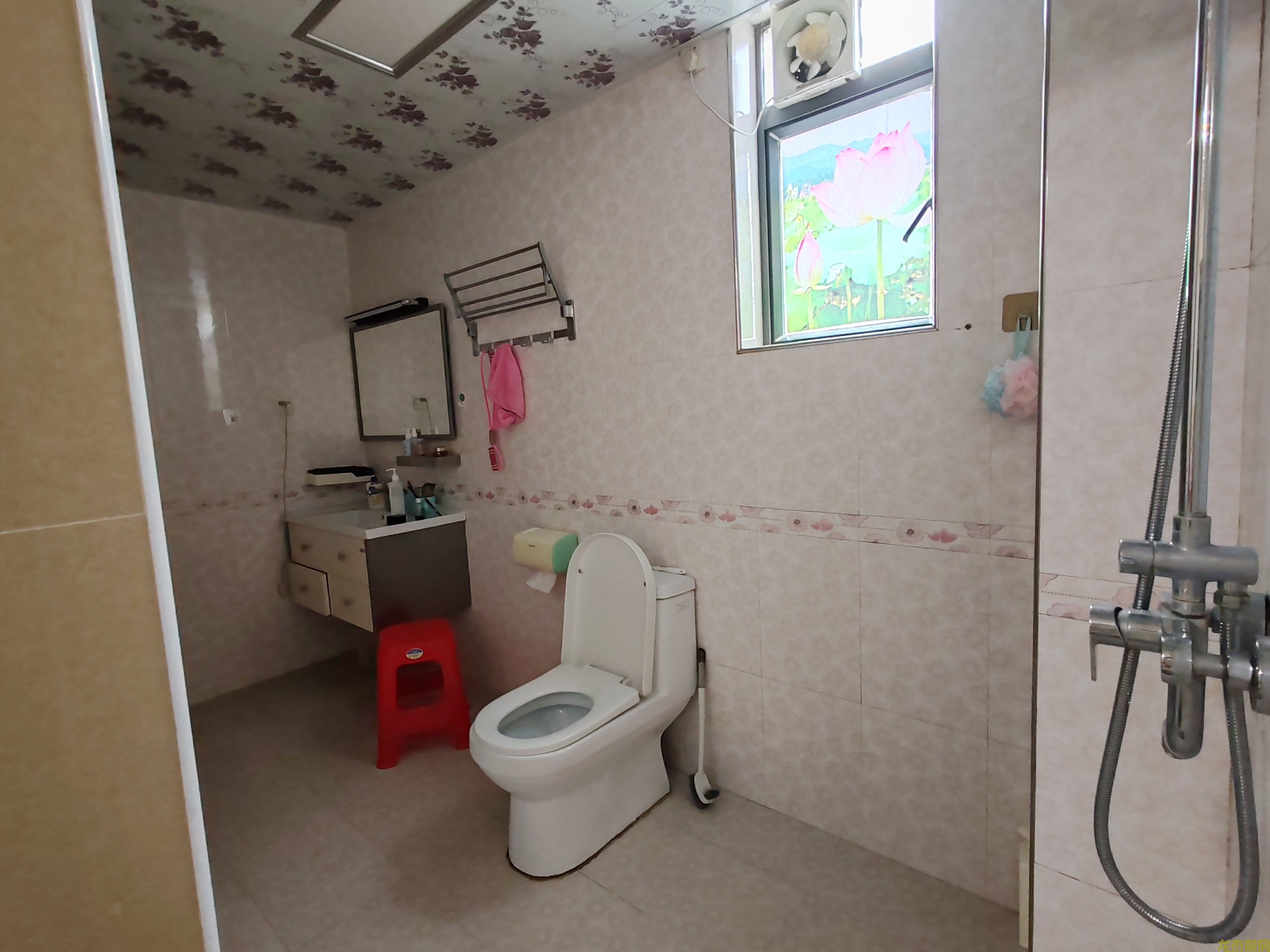 和富花园步梯低楼层