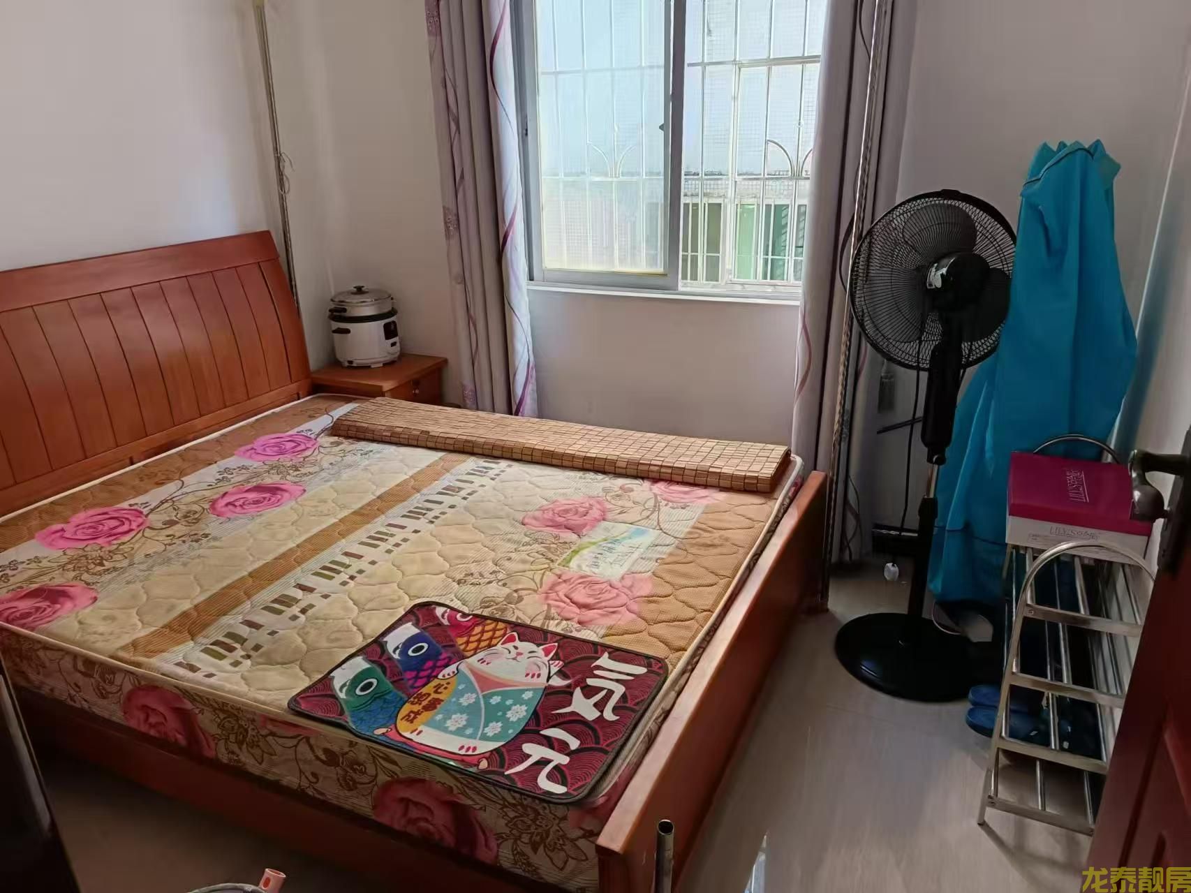 老城区龙山路步梯健身楼层精装三房售27.8万