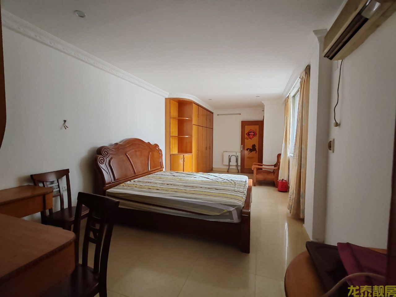 老城区繁华地段旧武装部，二小旁步梯四房