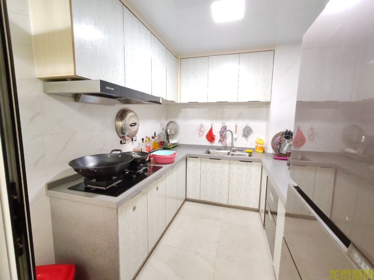 星河国际精装四房，送空中花园