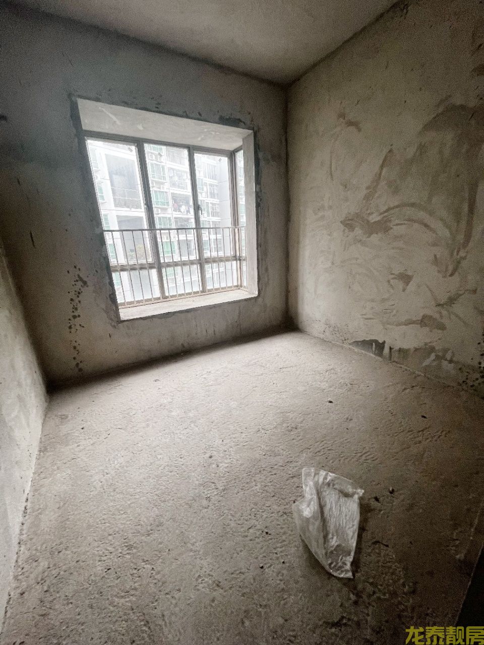 县府广场旁星河御景好房出售！