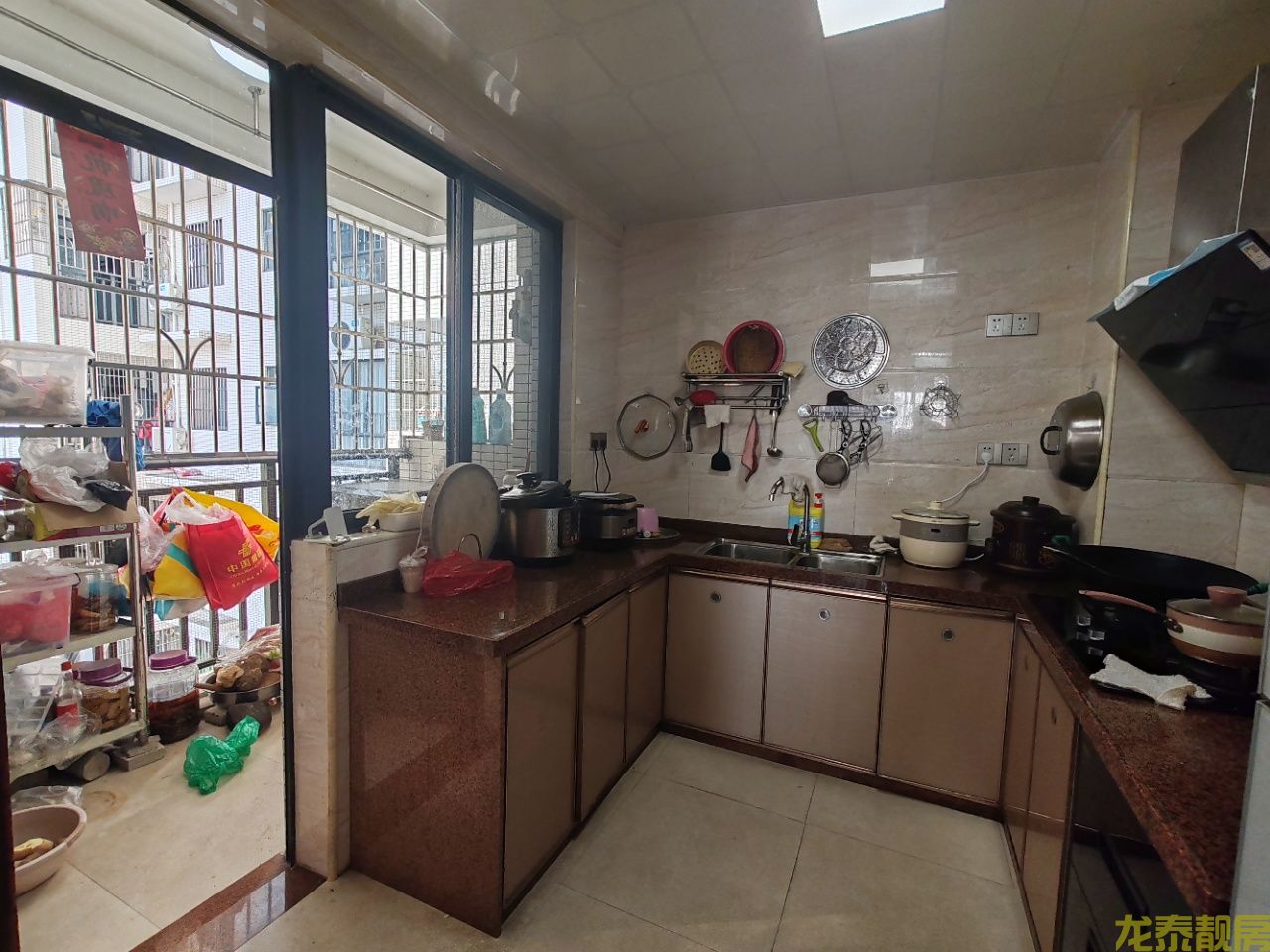 广信嘉园楼王单位！毛坯价买精装大三房！