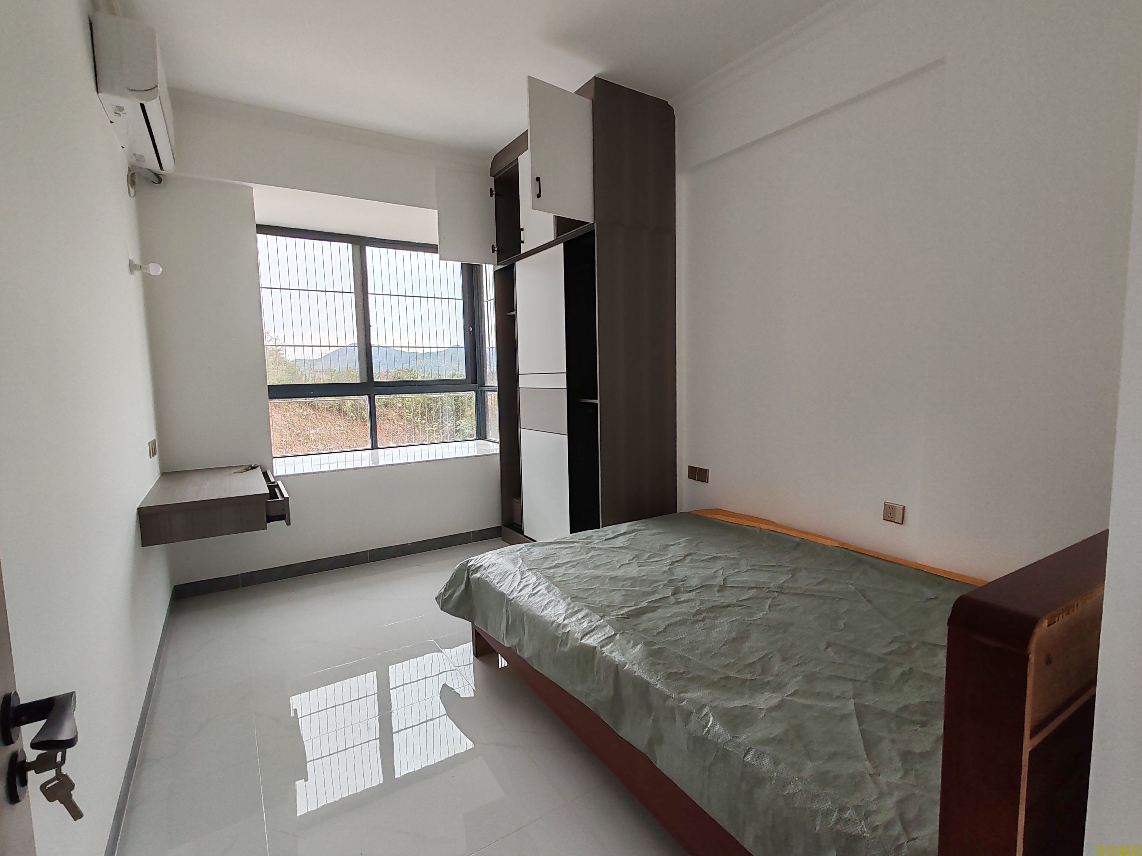 江南城“5字头全新精装三房”